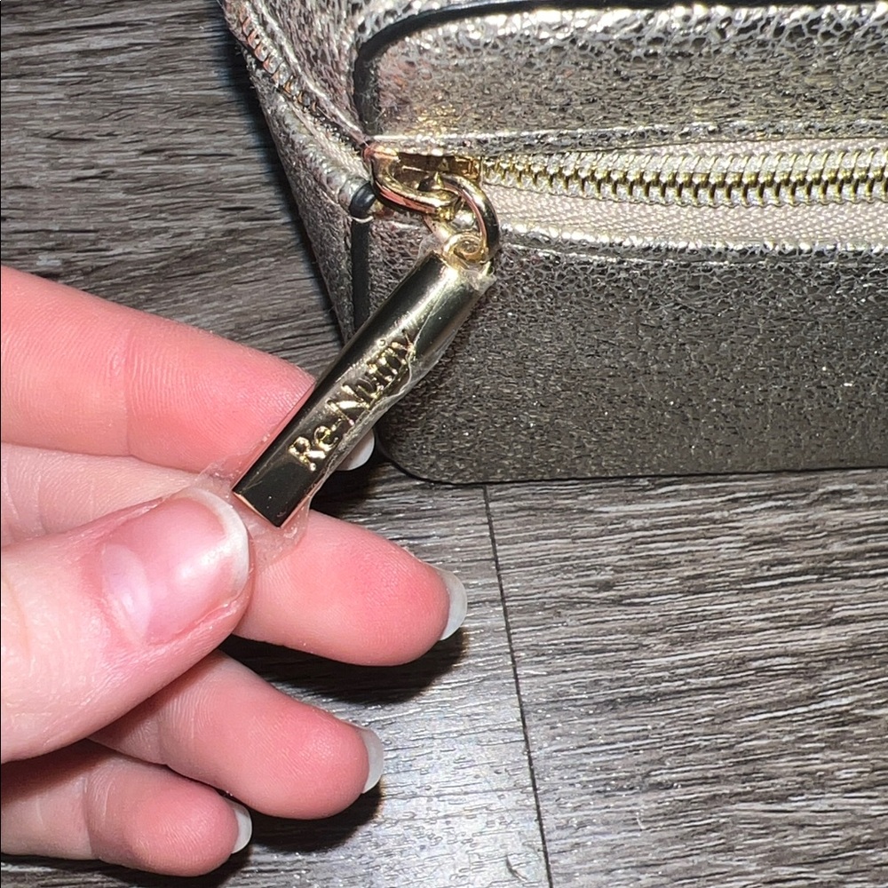 ESTÉE LAUDER 3 Piece Makeup and Travel Bag Set - Picture 12 of 15